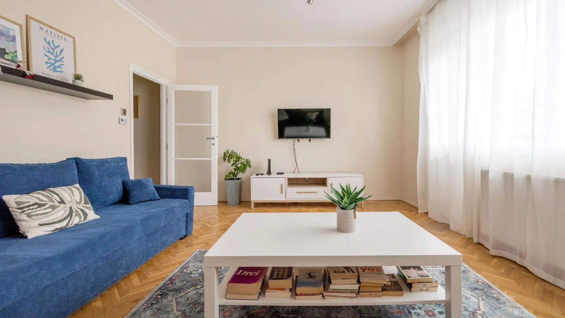 Family Home Near City Park 부다페스트 아파트